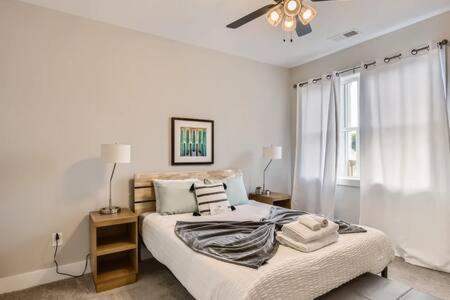 הוילה נאשוויל New Build 5 Min To Broadway Sleeps 10 מראה חיצוני תמונה