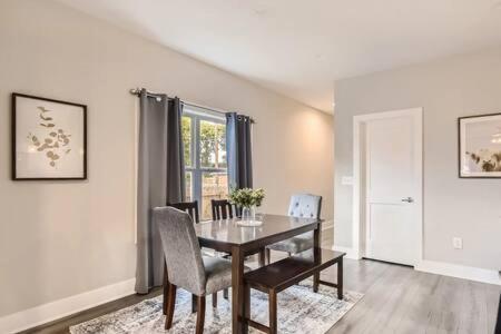 הוילה נאשוויל New Build 5 Min To Broadway Sleeps 10 מראה חיצוני תמונה